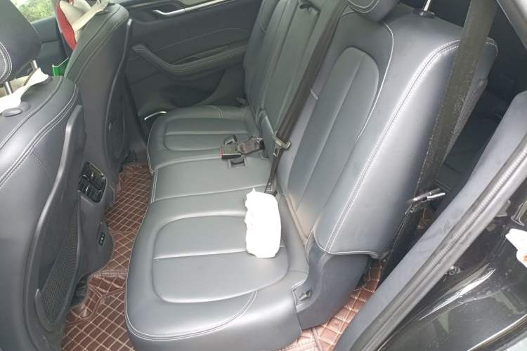 Used Brilliance V7 2019 300T Automatic Luxury 7-Seater Left Rear Seat