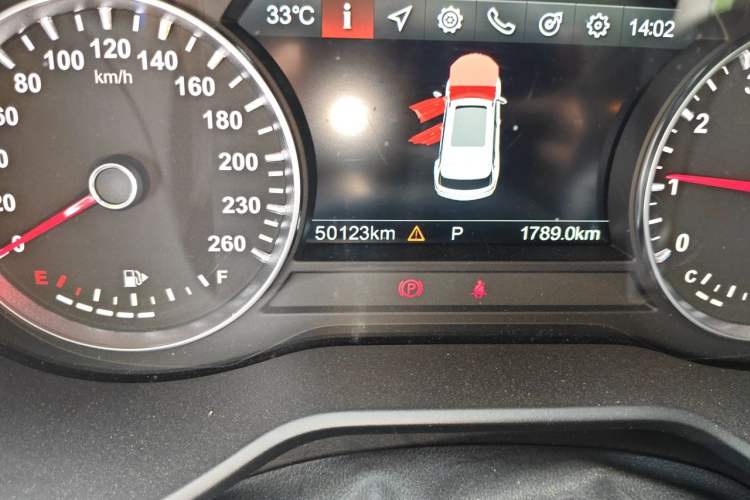 Used Brilliance V7 2019 300T Automatic Luxury 5-Seater Odometer Close Up