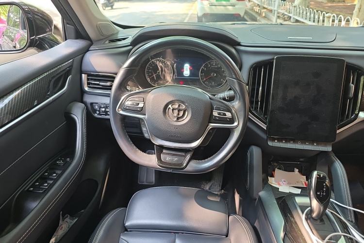 Used Brilliance V7 2019 300T Automatic Flagship Model 5 Seats Steering Wheel