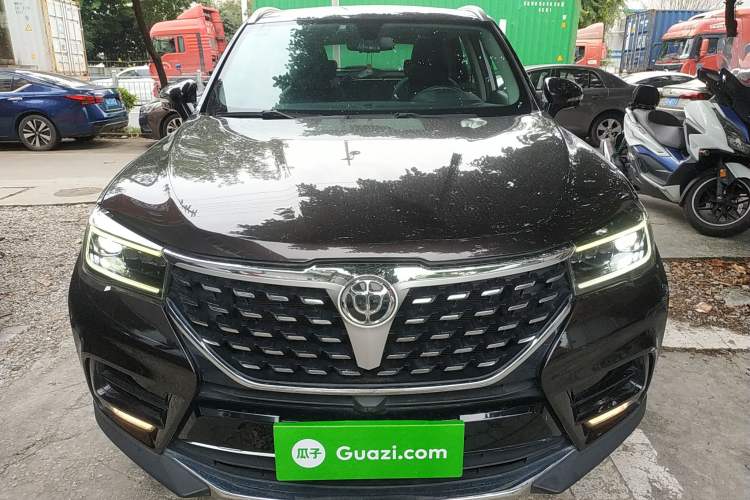 Used Brilliance V7 2019 300T Automatic Luxury 5-Seater Front