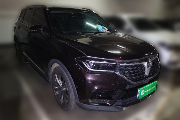 Used Brilliance V7 2019 300T Automatic Flagship Model 5 Seats Front Right 45 Deg