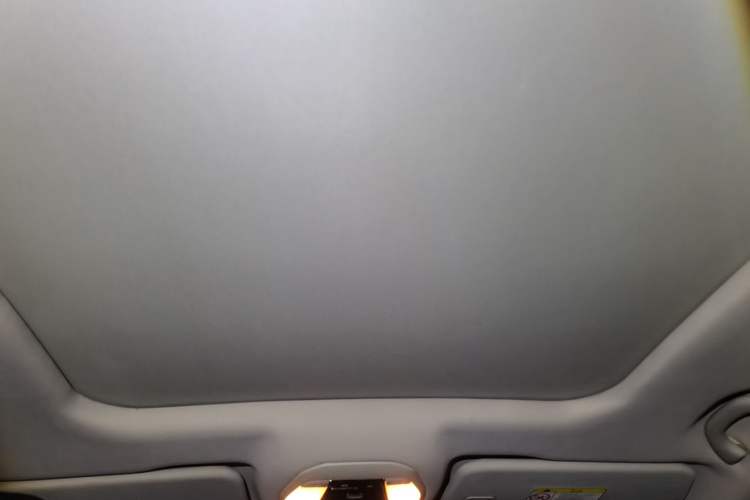 Used Brilliance V7 2019 300T Automatic Flagship Model 5 Seats Headliner