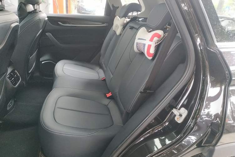 Used Brilliance V7 2019 300T Automatic Luxury 5-Seater Left Rear Seat