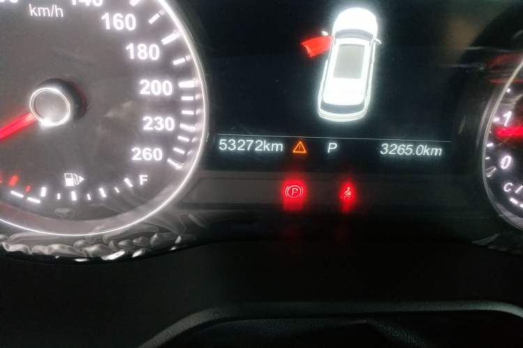 Used Brilliance V7 2019 300T Automatic Luxury 5-Seater Odometer Close Up