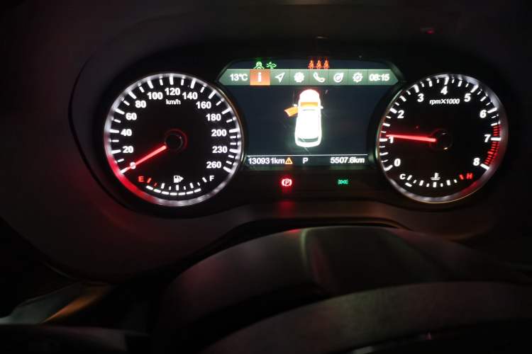 Used Brilliance V7 2019 300T Automatic Flagship Model 5 Seats Odometer Close Up