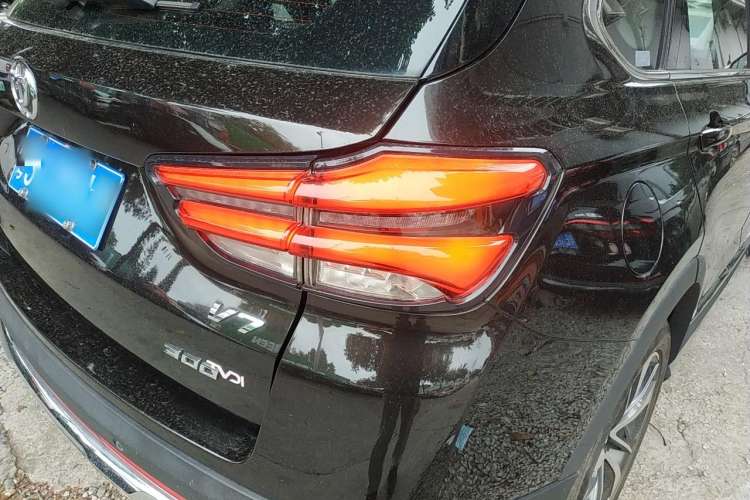 Used Brilliance V7 2019 300T Automatic Luxury 5-Seater Right Rear Taillight