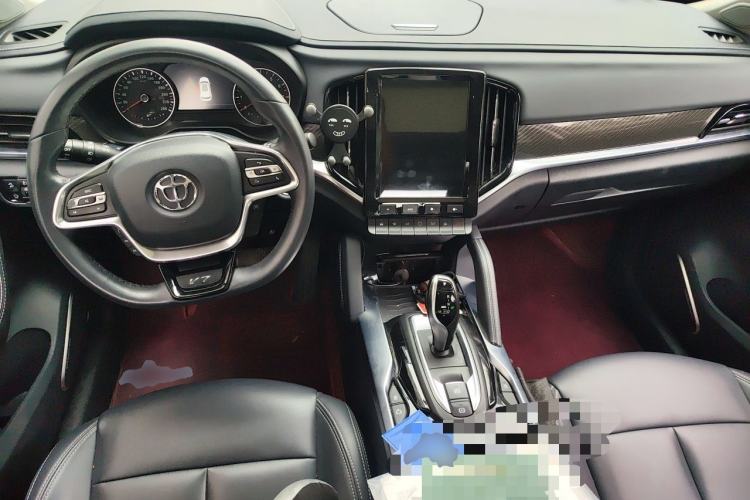 Used Brilliance V7 2019 300T Automatic Prestige 5-Seater Center Console