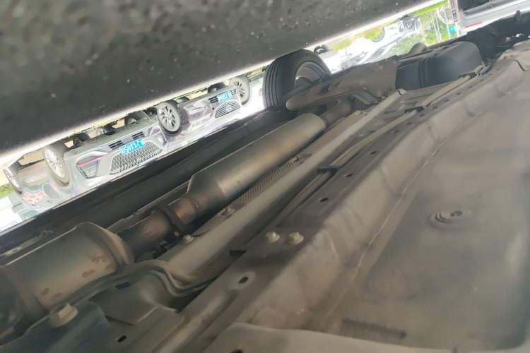 Used Brilliance V7 2019 300T Automatic Prestige 5-Seater Chassis Front Right