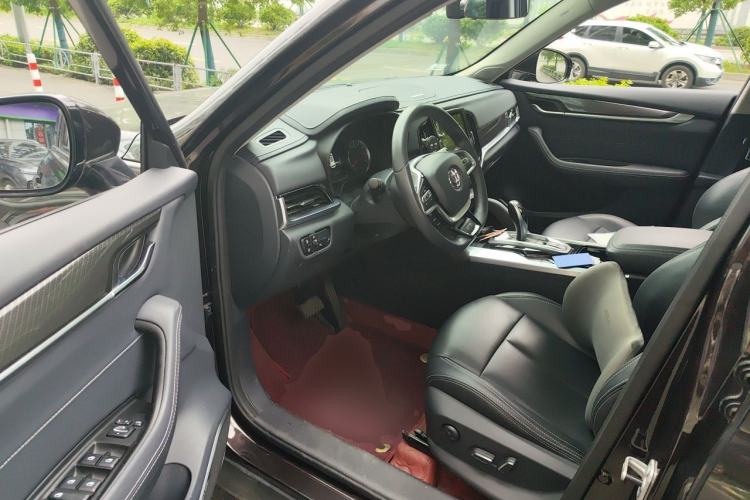 Used Brilliance V7 2019 300T Automatic Prestige 5-Seater Driver Seat