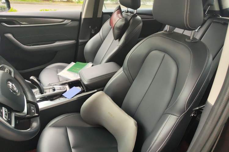 Used Brilliance V7 2019 300T Automatic Prestige 5-Seater Left Front Seat