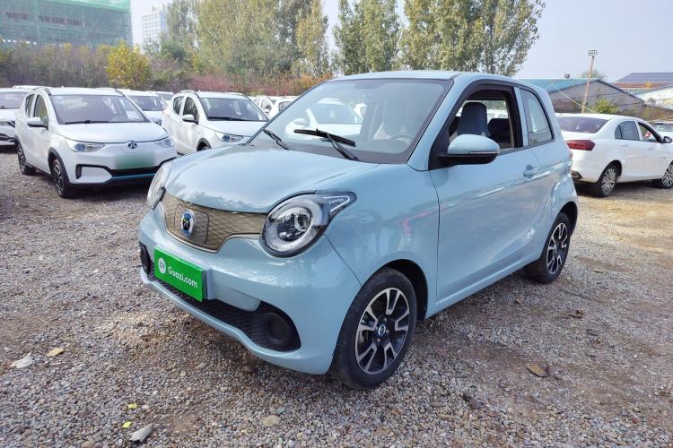 Used Brilliance Xinri i03 2021 318 km 31.45 kWh Exterior 1