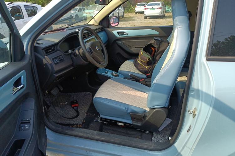 Used Brilliance Xinri i03 2021 318 km 31.45 kWh Left Front Seat
