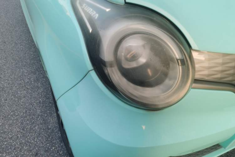 Used Brilliance Xinri i03 2022 Youth Edition 31.45 kWh Right Front Headlight