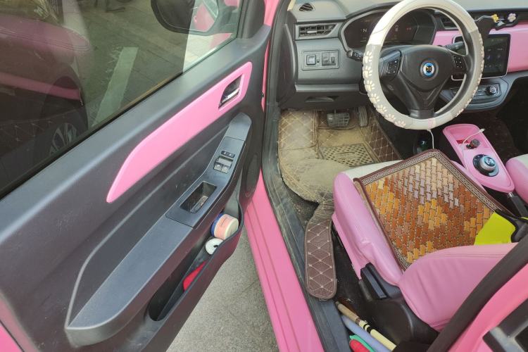 Used Brilliance Xinri i03 2021 318 km 31.45 kWh Driver Seat