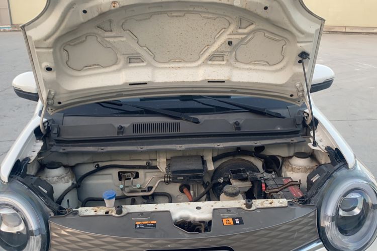 Used Brilliance Xinri i03 2021 410 km 38.54 kWh Engine Bay