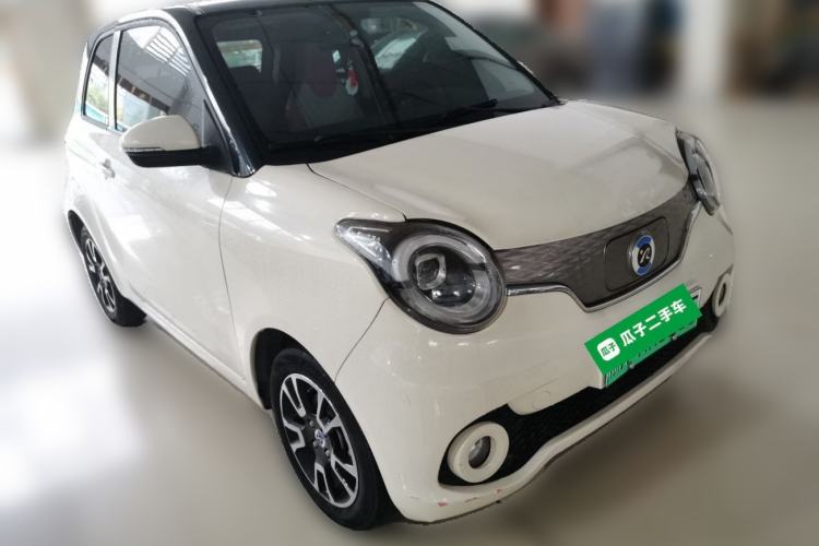 Used Brilliance Xinri i03 2021 318 km 31.45 kWh Front Right 45 Deg