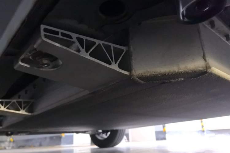 Used Brilliance Xinri i03 2021 318 km 31.45 kWh Chassis Rear Left