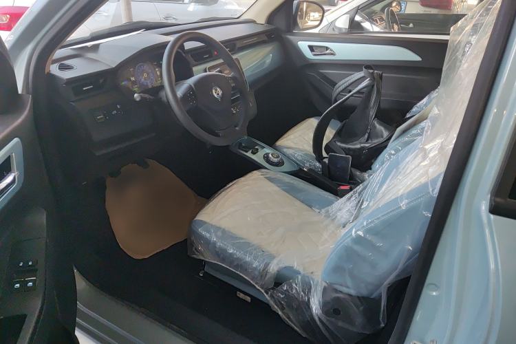 Used Brilliance Xinri i03 2021 318 km 31.45 kWh Driver Seat