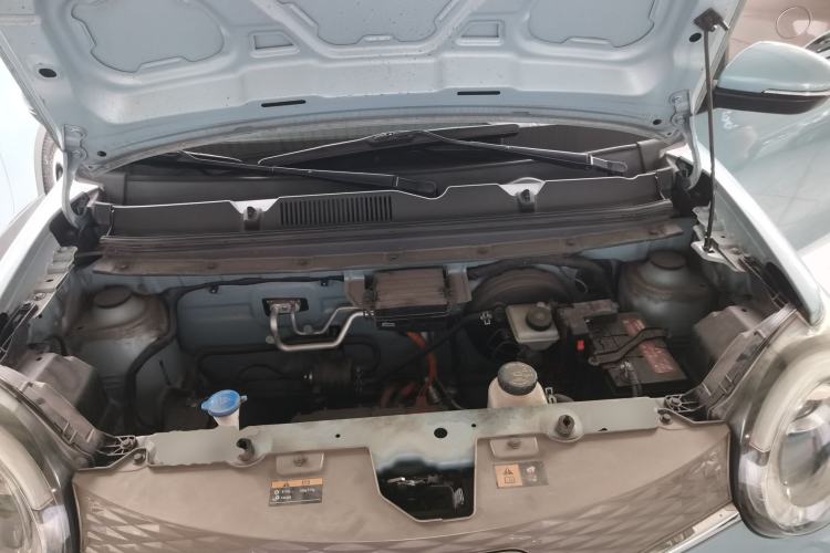 Used Brilliance Xinri i03 2021 318 km 31.45 kWh Engine Bay