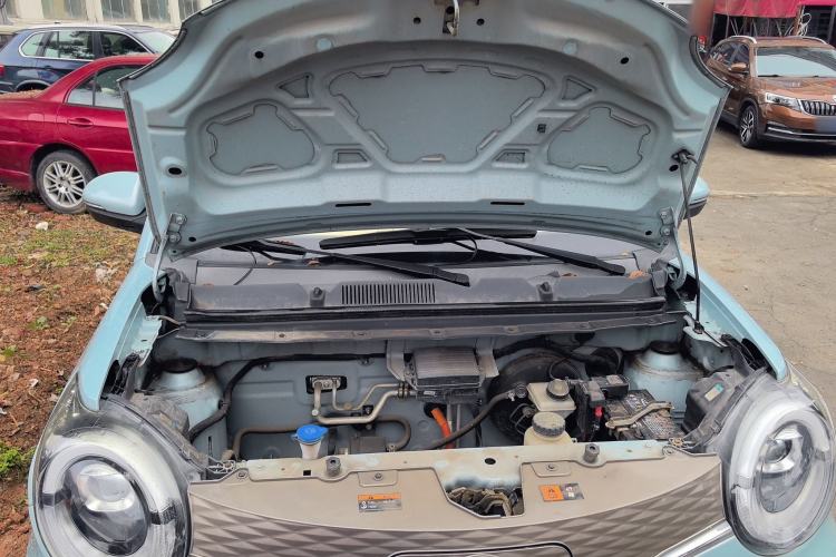 Used Brilliance Xinri i03 2021 410 km 38.54 kWh Engine Bay