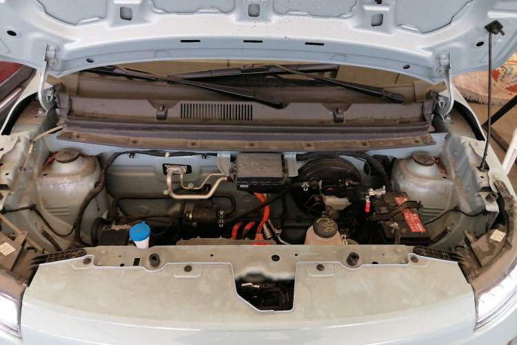 Used Brilliance Xinri i03 2021 318 km 31.45 kWh Engine Bay