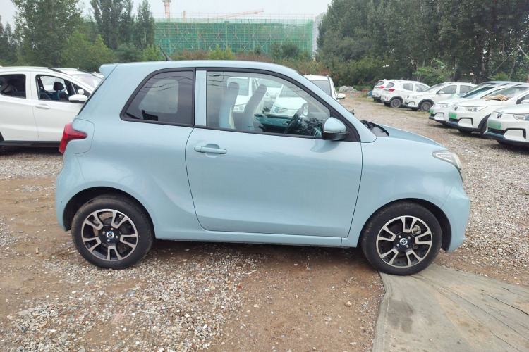 Used Brilliance Xinri i03 2021 318 km 31.45 kWh Exterior 2