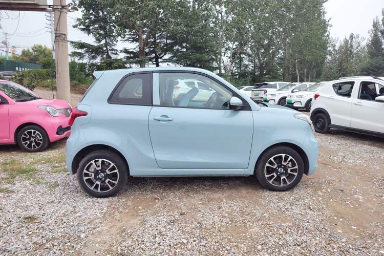 Used Brilliance Xinri i03 2021 318 km 31.45 kWh Exterior 2