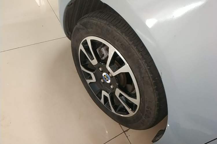 Used Brilliance Xinri i03 2021 318 km 31.45 kWh Exterior 4