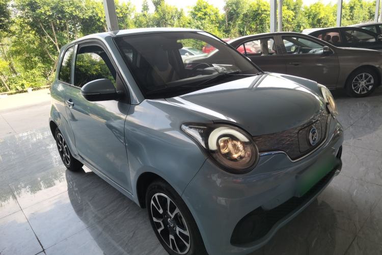 Used Brilliance Xinri i03 2021 318 km 31.45 kWh Front Right 45 Deg