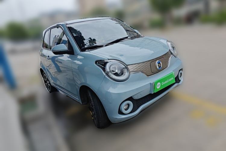 Used Brilliance Xinri i03 2021 318 km 31.45 kWh Front Right 45 Deg