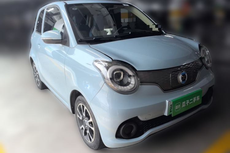 Used Brilliance Xinri i03 2021 318 km 31.45 kWh Front Right 45 Deg