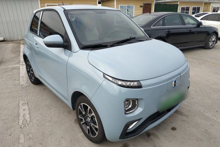 Used Brilliance Xinri i03 2021 318 km 31.45 kWh Front Right 45 Deg