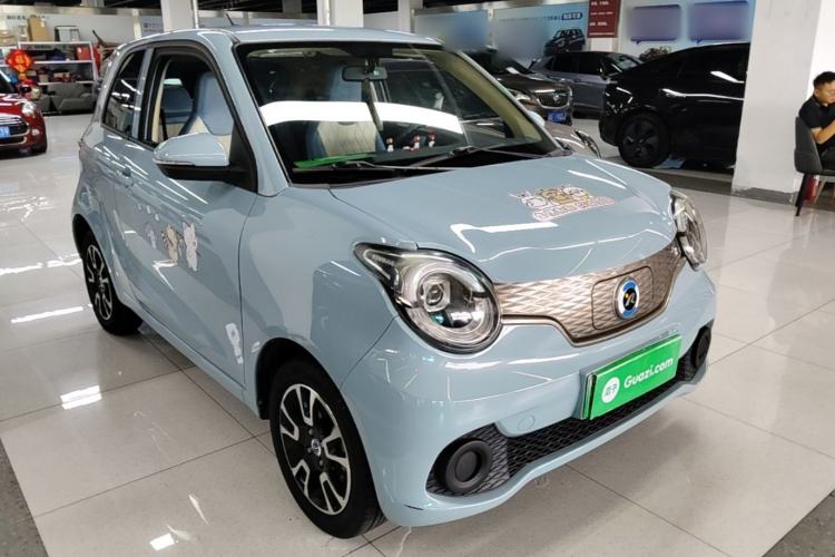 Used Brilliance Xinri i03 2021 318 km 31.45 kWh Front Right 45 Deg