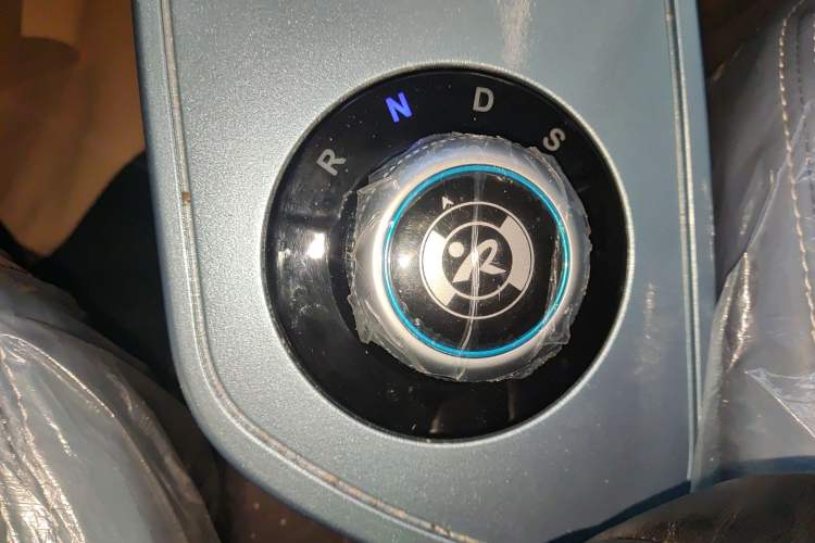 Used Brilliance Xinri i03 2021 318 km 31.45 kWh Gear Lever