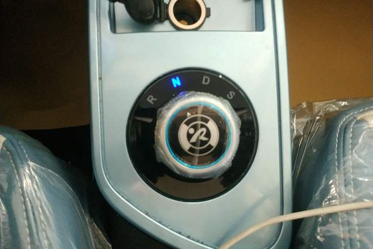 Used Brilliance Xinri i03 2021 318 km 31.45 kWh Gear Lever