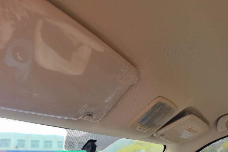 Used Brilliance Xinri i03 2021 410 km 38.54 kWh Headliner