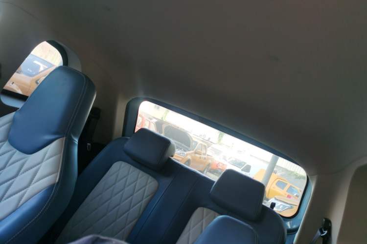 Used Brilliance Xinri i03 2021 318 km 31.45 kWh Headliner