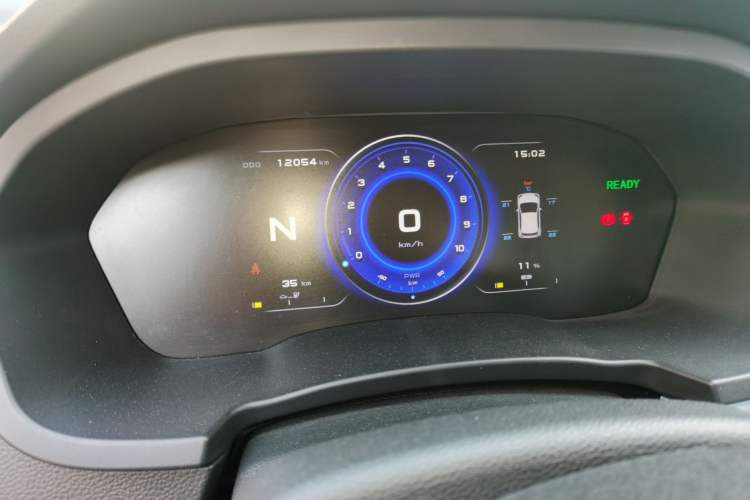 Used Brilliance Xinri i03 2021 318 km 31.45 kWh Instrument Cluster