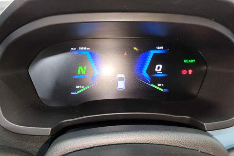 Used Brilliance Xinri i03 2021 318 km 31.45 kWh Instrument Cluster