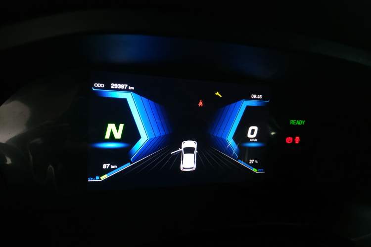 Used Brilliance Xinri i03 2021 318 km 31.45 kWh Instrument Cluster