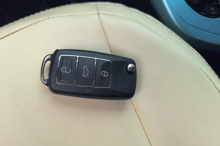 Used Brilliance Xinri i03 2021 410 km 38.54 kWh Interior 1