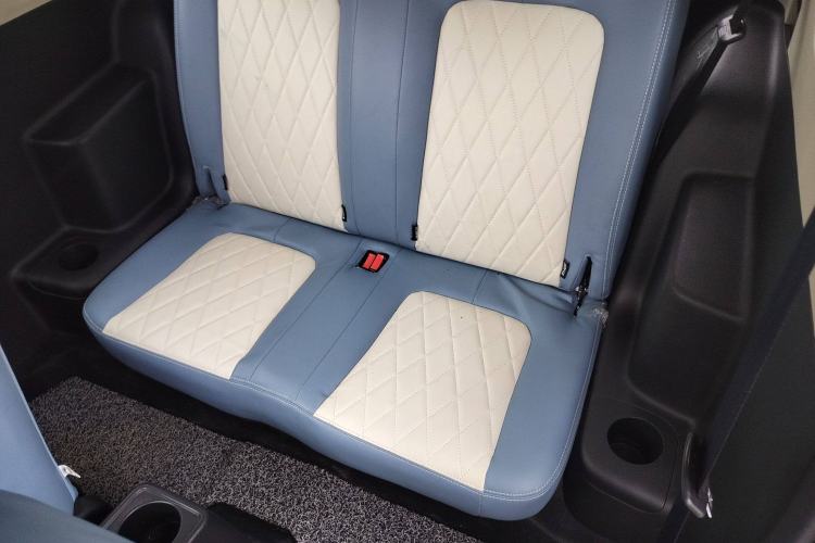 Used Brilliance Xinri i03 2021 318 km 31.45 kWh Interior 1