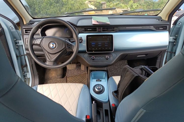 Used Brilliance Xinri i03 2021 318 km 31.45 kWh Interior 2