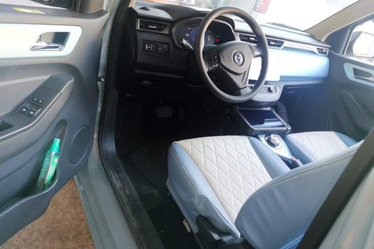 Used Brilliance Xinri i03 2021 318 km 31.45 kWh Interior 3
