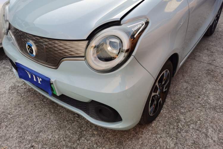 Used Brilliance Xinri i03 2021 318 km 31.45 kWh Left Front Headlight