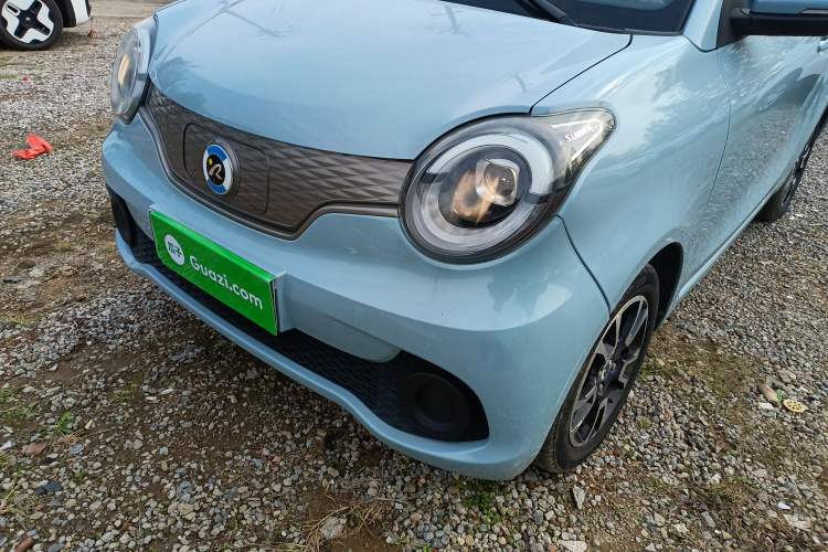 Used Brilliance Xinri i03 2021 318 km 31.45 kWh Left Front Headlight