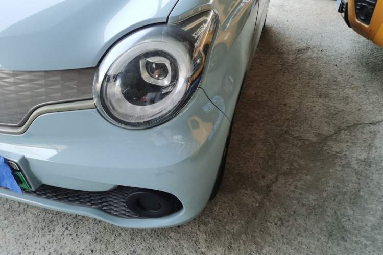 Used Brilliance Xinri i03 2021 318 km 31.45 kWh Left Front Headlight