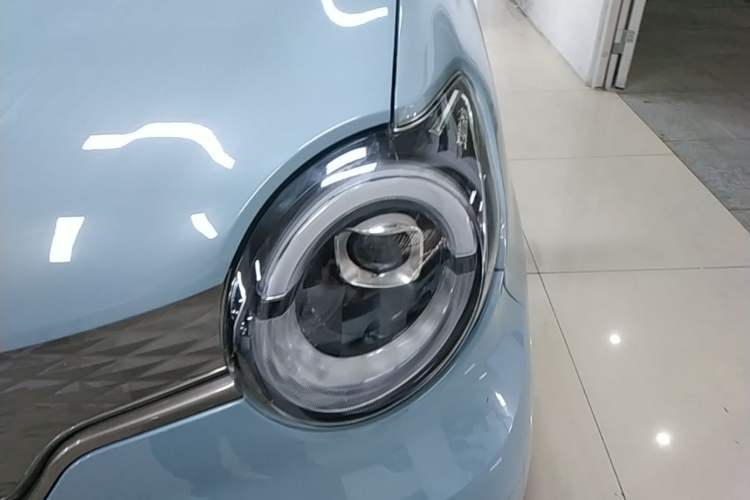 Used Brilliance Xinri i03 2021 318 km 31.45 kWh Left Front Headlight