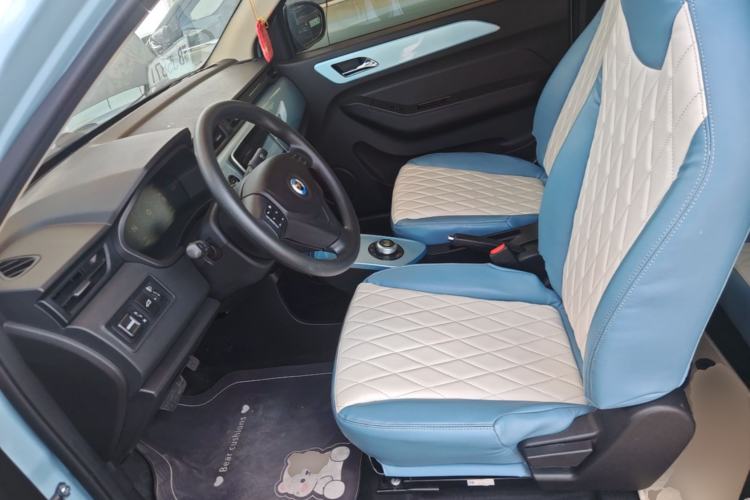 Used Brilliance Xinri i03 2021 318 km 31.45 kWh Left Front Seat