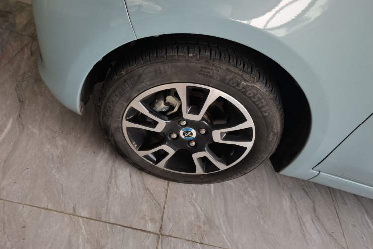 Used Brilliance Xinri i03 2021 318 km 31.45 kWh Left Front Wheel Hub